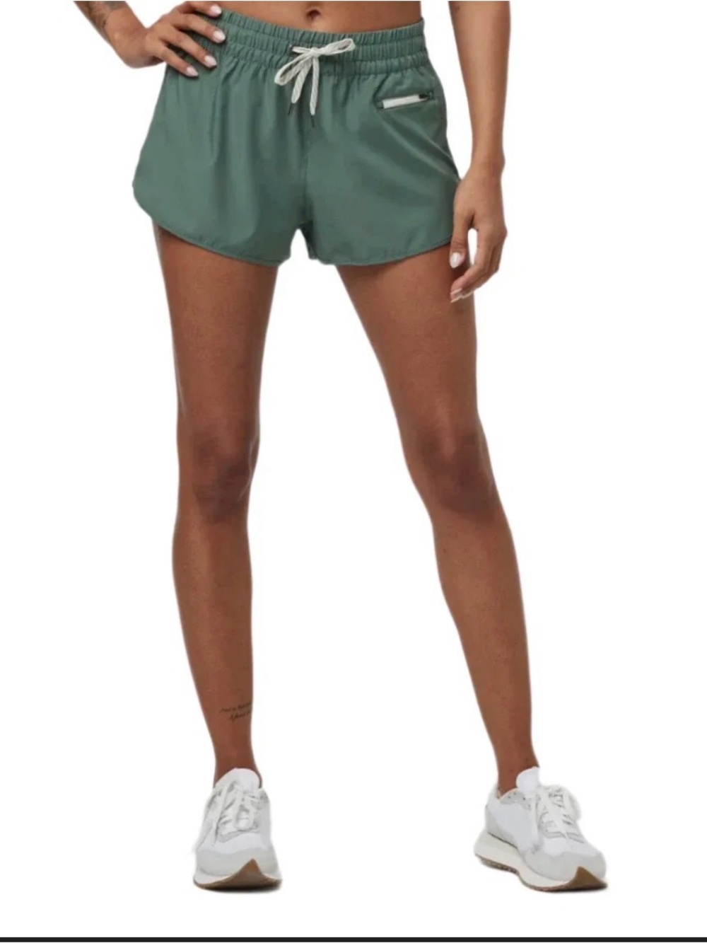 Vuori Women's Clementine Short 2.0 - Size Medium
